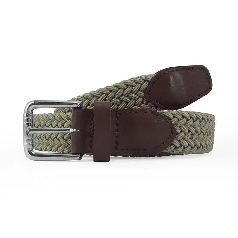 cinturón elástico beige con extremos de cuero marrón y hebilla metálica plateada vista frontal