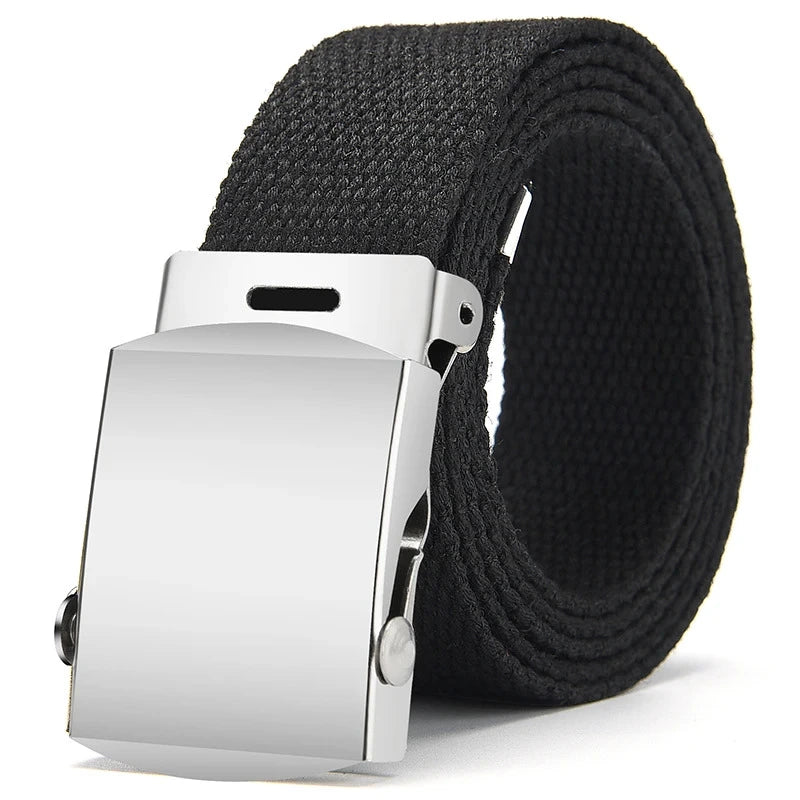Cinturón negro automático de lona completamente extendido
