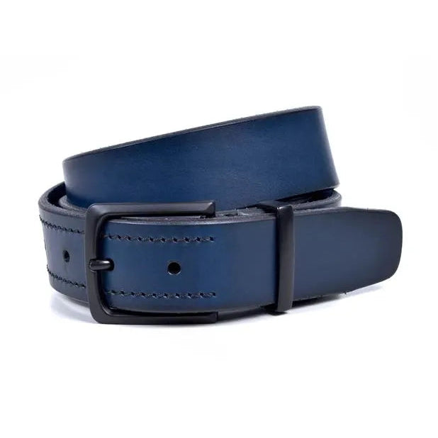 cinturon de piel azul liso 35 mm con pespuntes dobles y hebilla mate enrollado vista frontal