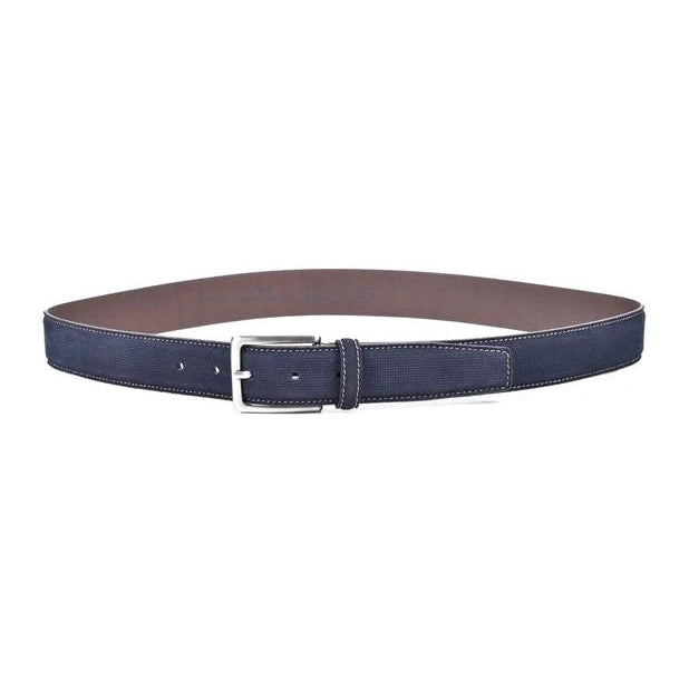 cinturon de piel azul marino texturizado visto extendido con hebilla rectangular