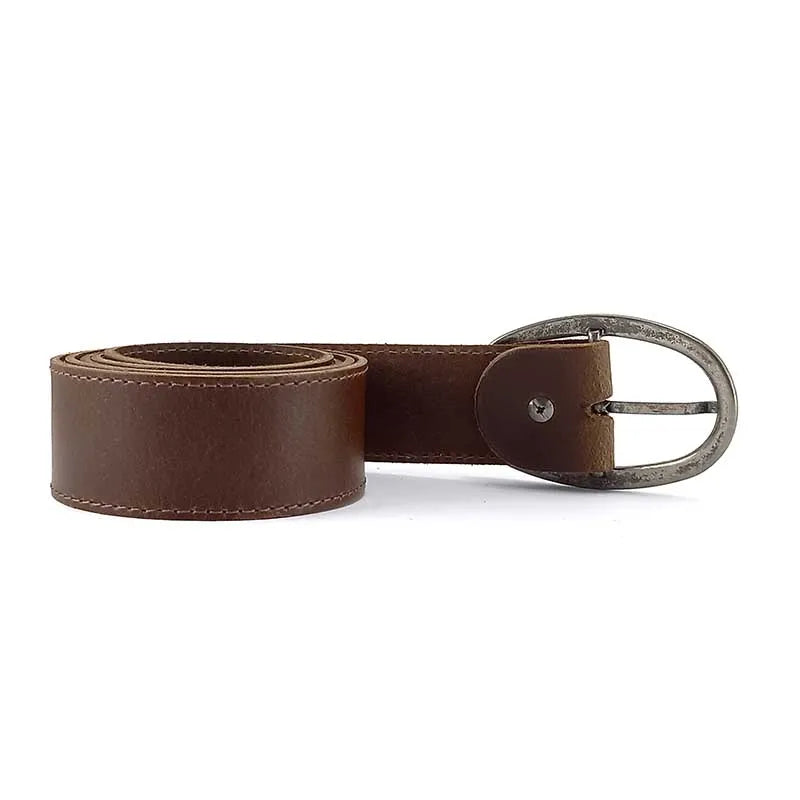 cinturon de piel marron arizona con hebilla oval envejecida vista lateral extendido
