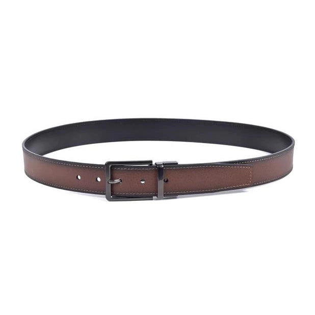 cinturon reversible marron extendido en circulo con hebilla rectangular rutenio y reverso negro