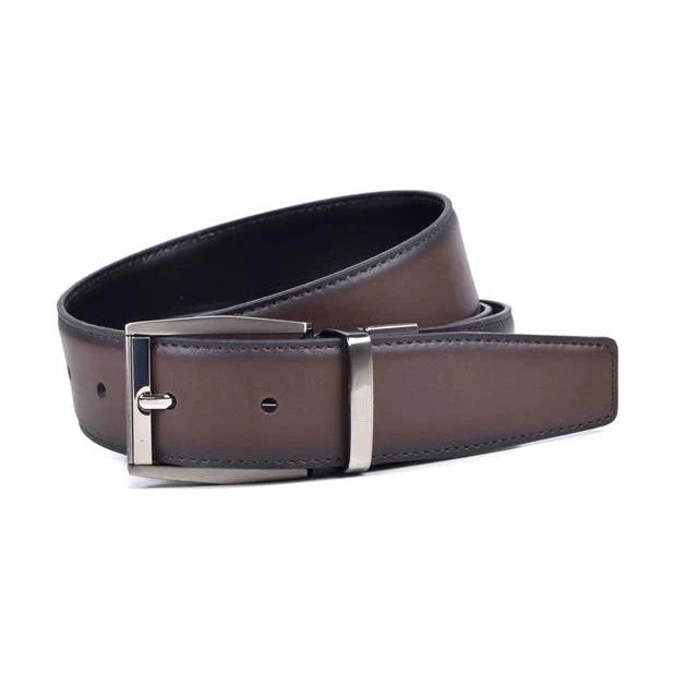 cinturon de piel marron enrollado con hebilla rectangular en niquel