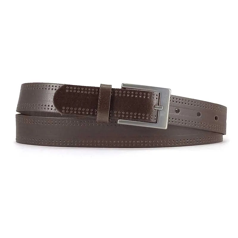 cinturon de piel microperforado color marron con hebilla rectangular metal vista enrollado