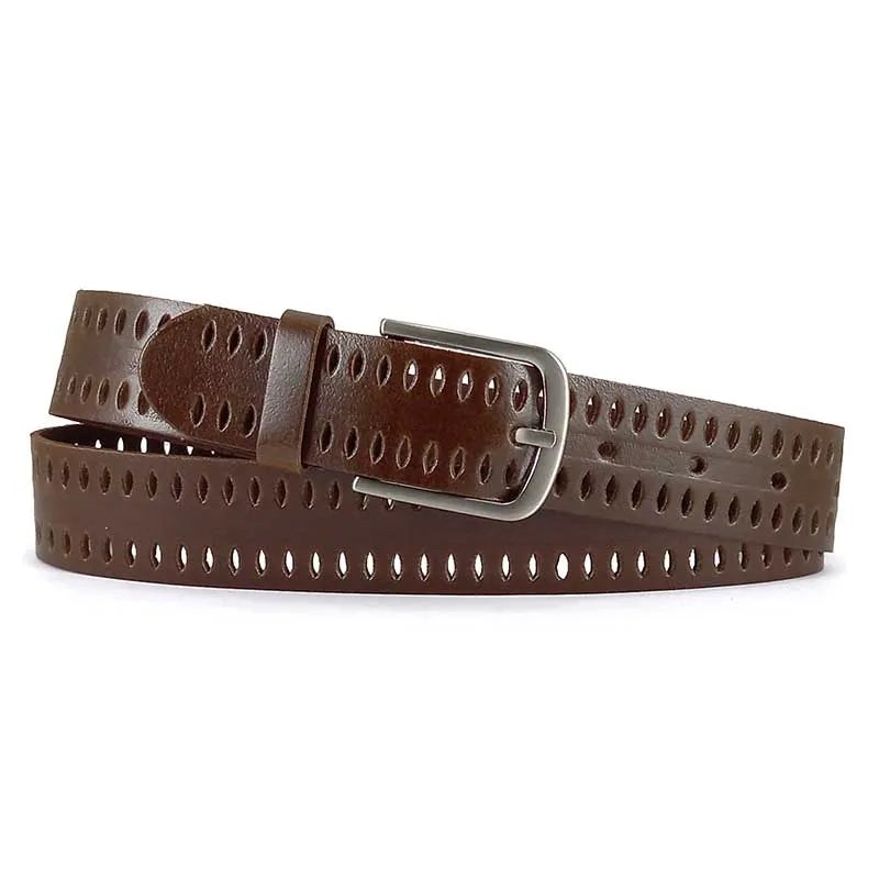 cinturon de piel perforado color marron con hebilla metal vista enrollado