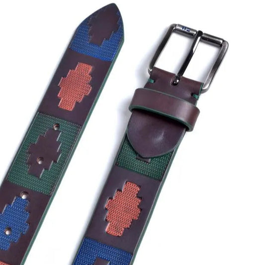 cinturon de piel con motivo pampa detalle de puntera y pasador con hebilla niquel negro