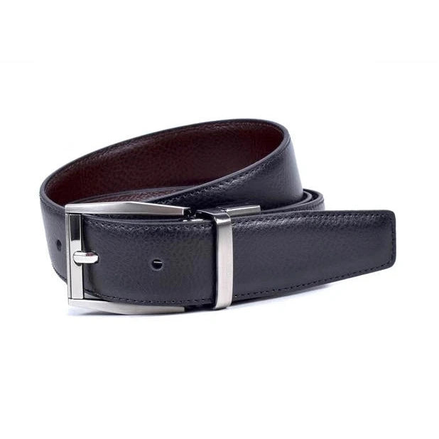 cinturon de piel negro enrollado con hebilla rectangular niquel y pasador metalico
