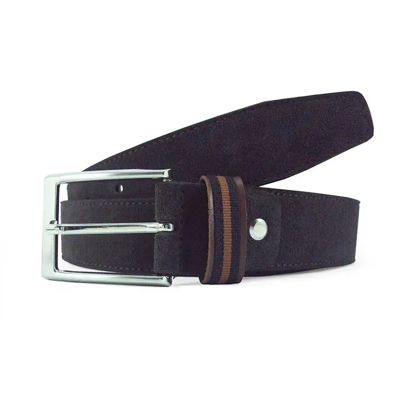 cinturon de serraje marron con hebilla rectangular y pasador a rayas vista tres cuartos