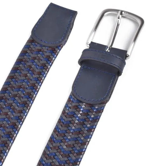 vista superior del cinturon trenzado de piel azul y marron con hebilla niquel