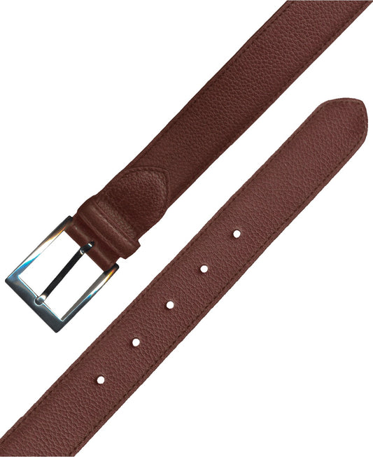 cinturon de cuero de vacuno crispado extendido con perforaciones y detalle de hebilla