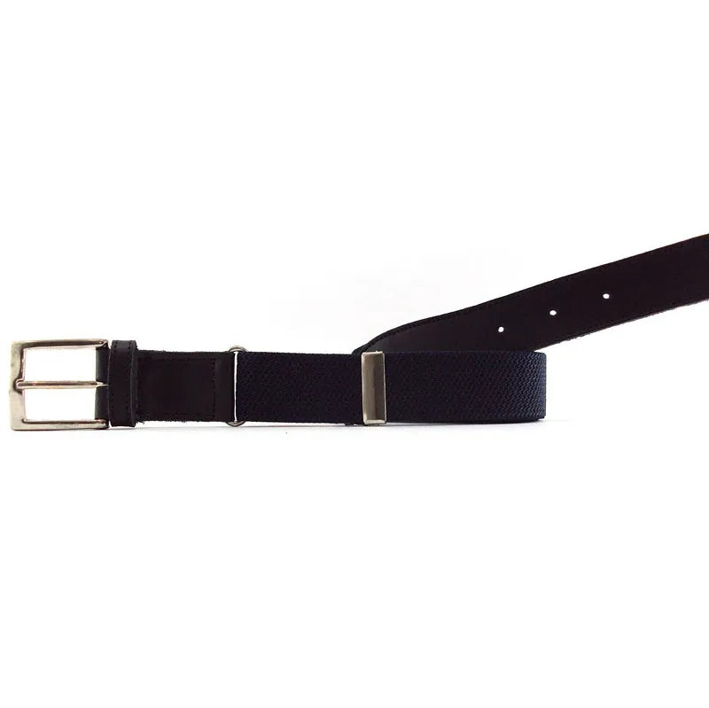 cinturón elástico negro con detalles en piel y hebilla metálica satinada