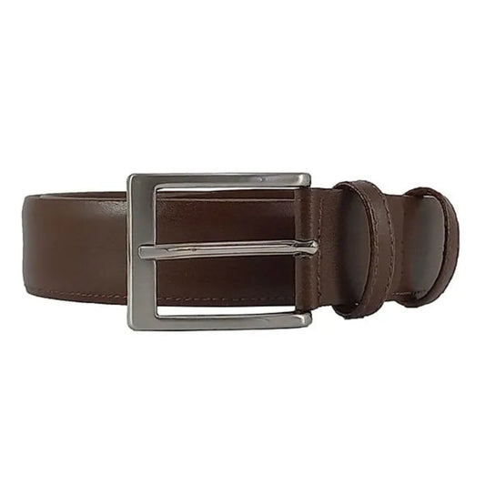 vista frontal del cinturon de piel con hebilla rectangular niquel y dos pasadores en color marron