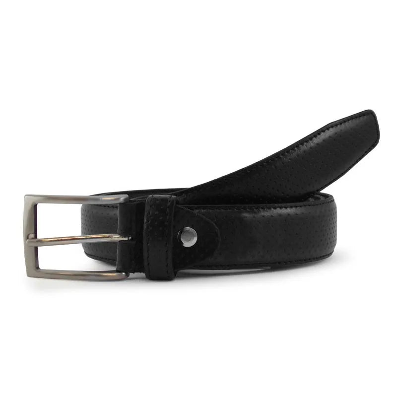 cinturón negro de piel para hombre con hebilla metálica vista lateral