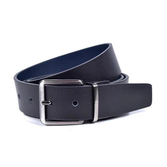 cinturon de piel negro enrollado con reverso azul y hebilla niquel