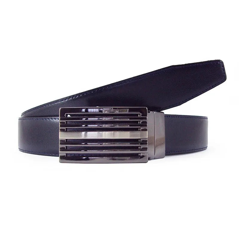 cinturón de piel reversible azul con hebilla metálica vista lateral