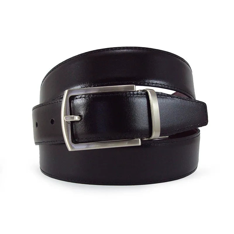 cinturón reversible negro con hebilla clásica niquelada vista frontal