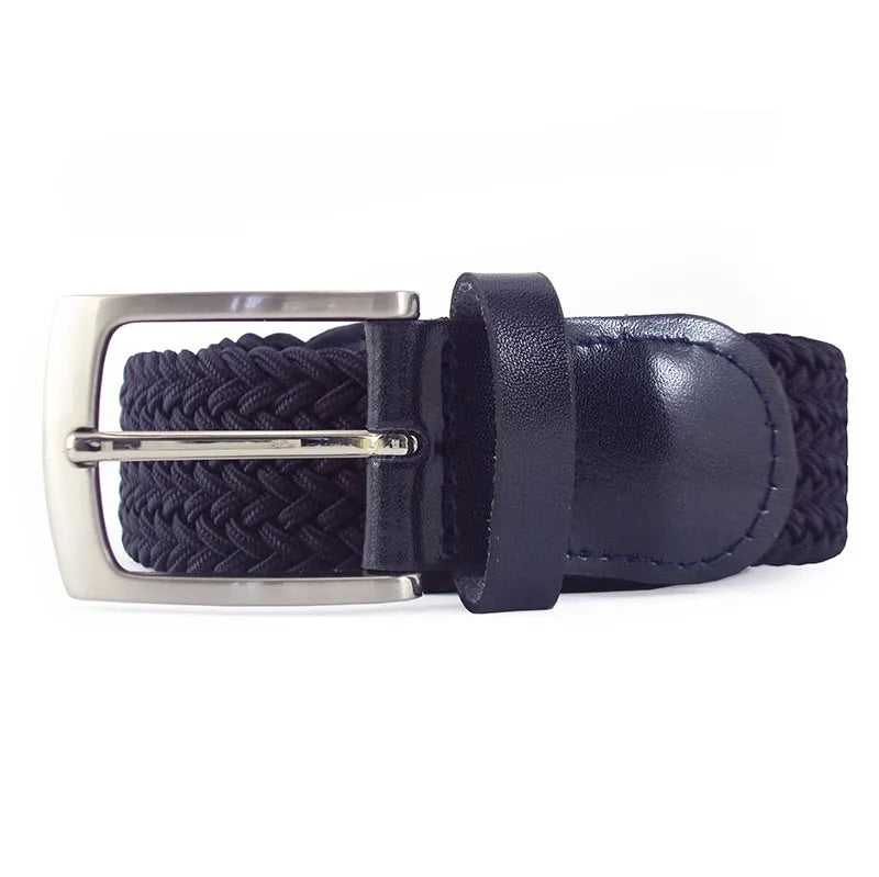 vista frontal del cinturon trenzado azul marino con hebilla rectangular niquel y pasador de piel